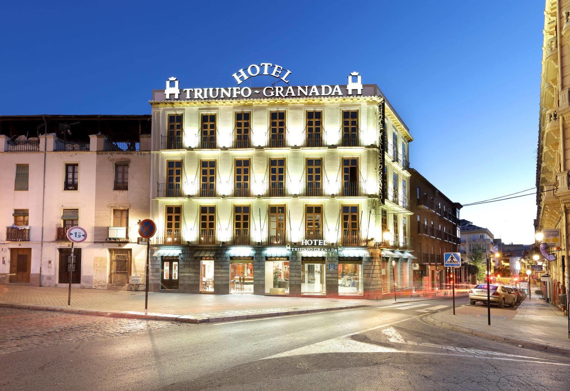 Exe Triunfo Granada Hotel Exterior photo